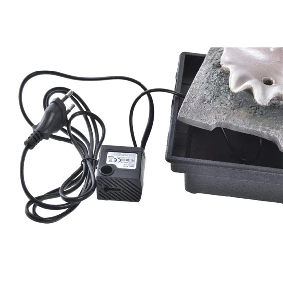 Csobogó LED-es kagyló 13x13x18 cm 2 féle