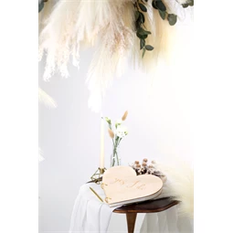 Fa vendégkönyv szív alakú 26,5x25 cm