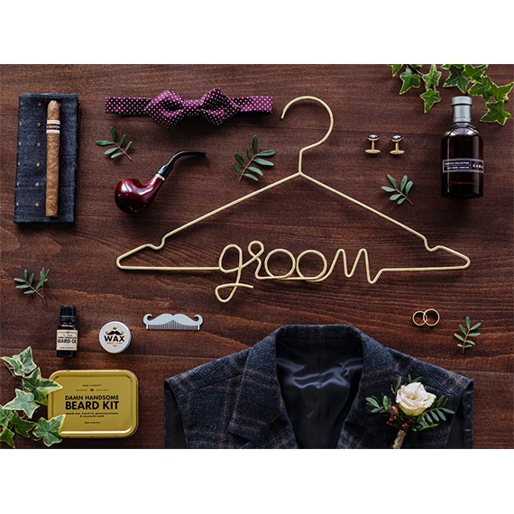 Fém vállfa vőlegény arany 45x27 cm