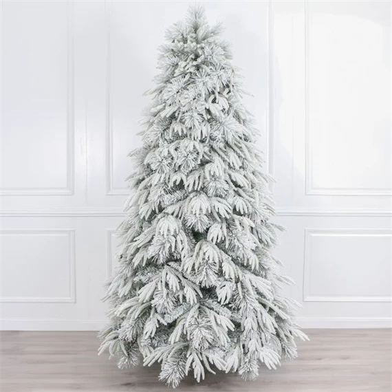 Fenyőfa talppal, havas, 192 ággal 120 cm