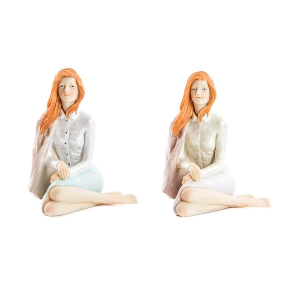 Figura nő ülő 15x18x19,5 cm 2 féle