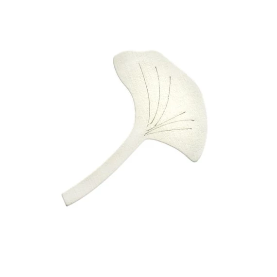 Ginkgo levél fából 8x6x0,3 cm S/10