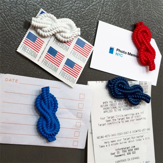 Hűtőmágnes, emlékeztető csomó S/5