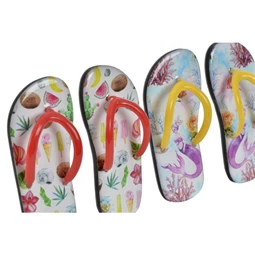 Hűtőmágnes papucs 4,5x2,2x10 cm 8 féle