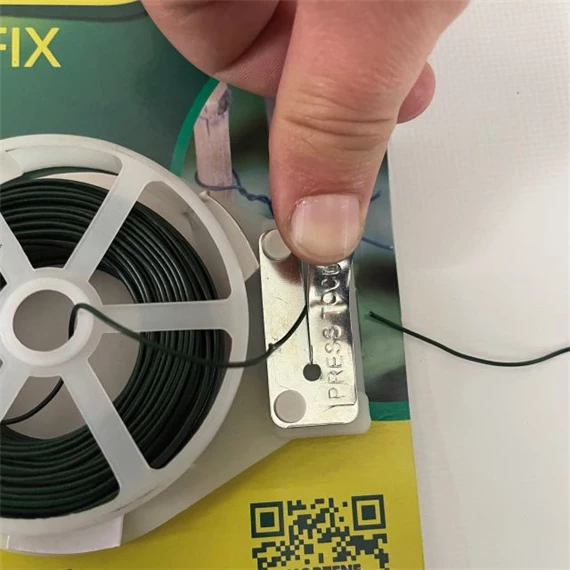 Kötöző növényekhez, műanyaggal bevont drót 2,5 m