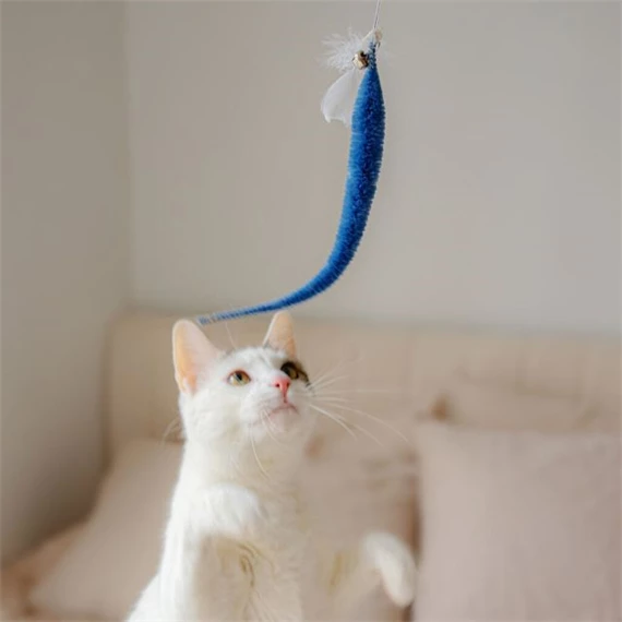 Pálcikás macskajáték