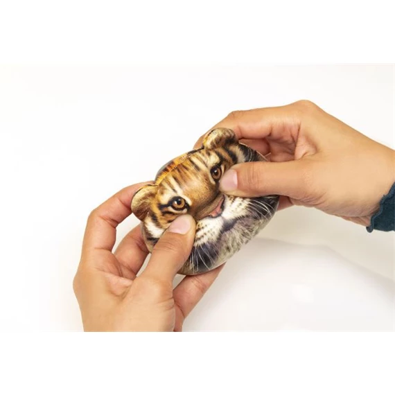 Stresszlabda, macskás