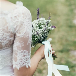 Szalag szatén világos krém 25 mm x 25 m