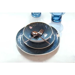 Tányér 17,5x17,5x5,7 cm